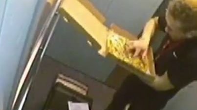 Cum a fost filmat un bărbat care livra pizza. A fost arestat imediat