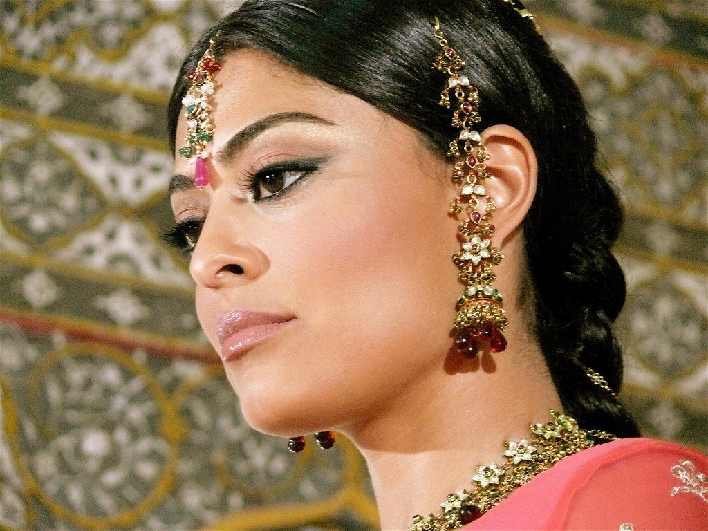 O mai ştii pe Karla din "Clona"? Ce a păţit şi cum arată?