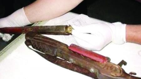 O adolescentă şi-a împuşcat mortal bunica cu o armă de vânătoare 