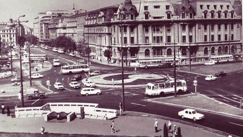 Un monument simbol din Bucureşti, TOPIT LA FOSTELE UZINE COMUNISTE, ar putea fi reconstruit 