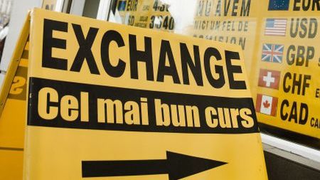 CURS BNR. Moneda EURO creşte încet, dar sigur. Cel mai bun CURS VALUTAR la casele de schimb