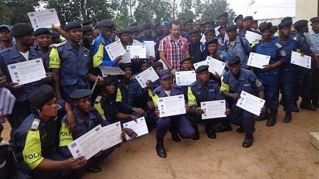 Ofiţerul român care instruieşte poliţiştii din Congo: "Aici, pericolele te pândesc la orice pas"