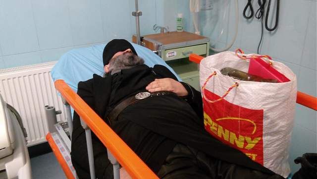 Scandal la Urgenţe cu un călugăr beat