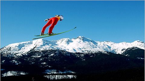 ACCIDENTARE ORIBILĂ în sport. Un mare campion a căzut la schi