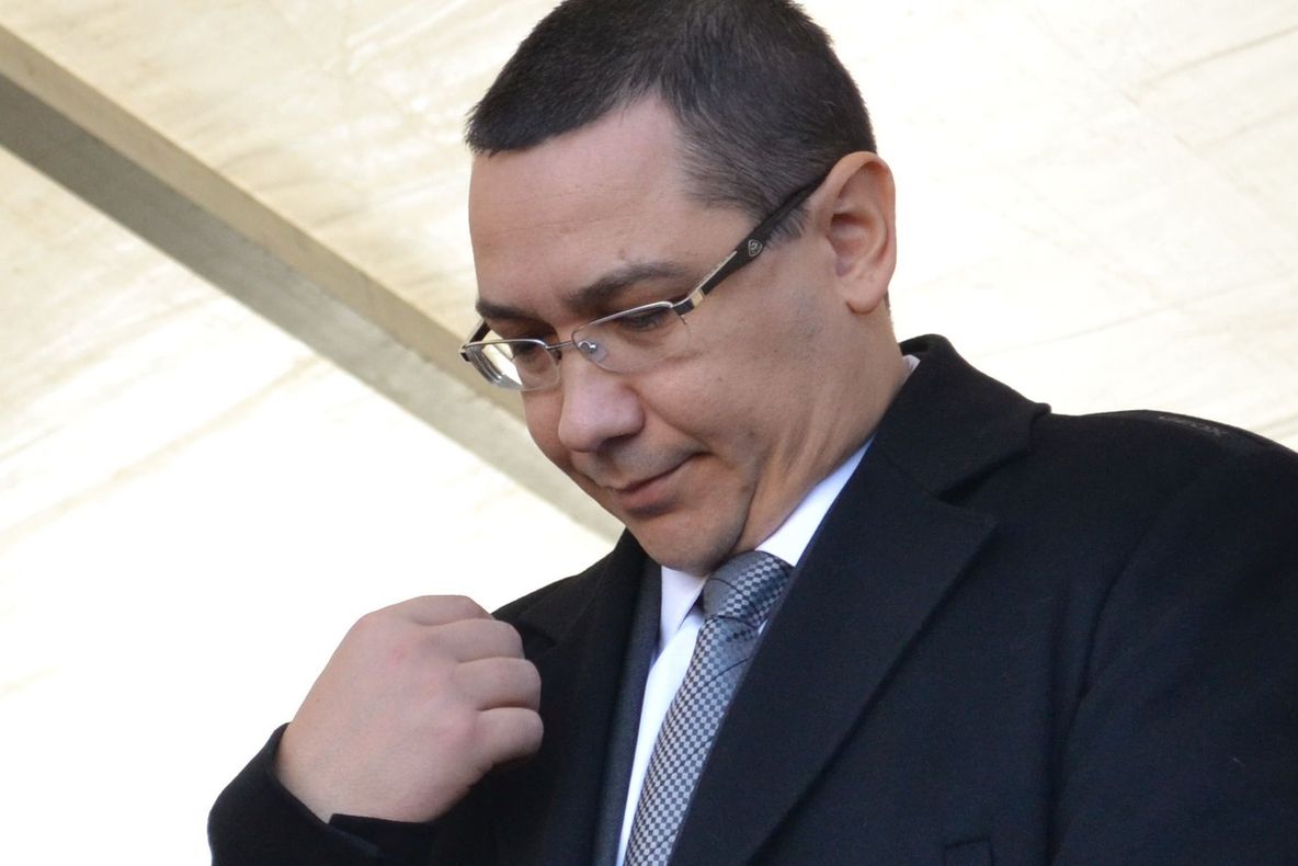 Ponta îşi pune cenuşă în cap: Regret că l-am făcut pe Elmar Brok nazist