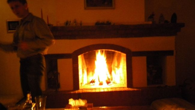 Au trăit şocul vieţii în noaptea de Revelion: în 30 de secunde erau în stradă