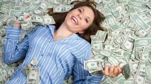 ACUM e momentul să PARIEZI! Waren Buffet dă 1 MILIARD oricui GHICEŞTE scorul în 63 de meciuri