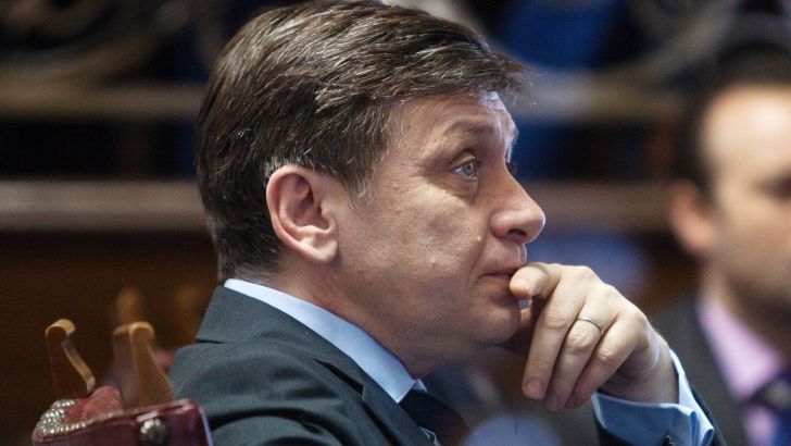 Antonescu, huiduit la Iaşi: "Aş fi vrut ca cei care aleg să fluiere să fie alături de noi"