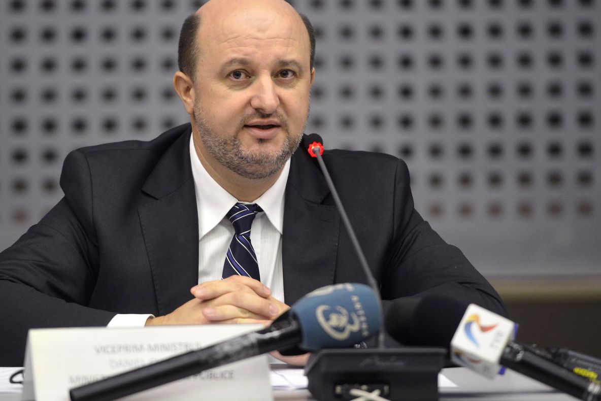 SOŢIA ministrului Finanţelor, LAURA CHIŢOIU, URMĂRITĂ PENAL în Dosarul Carpatica Asig