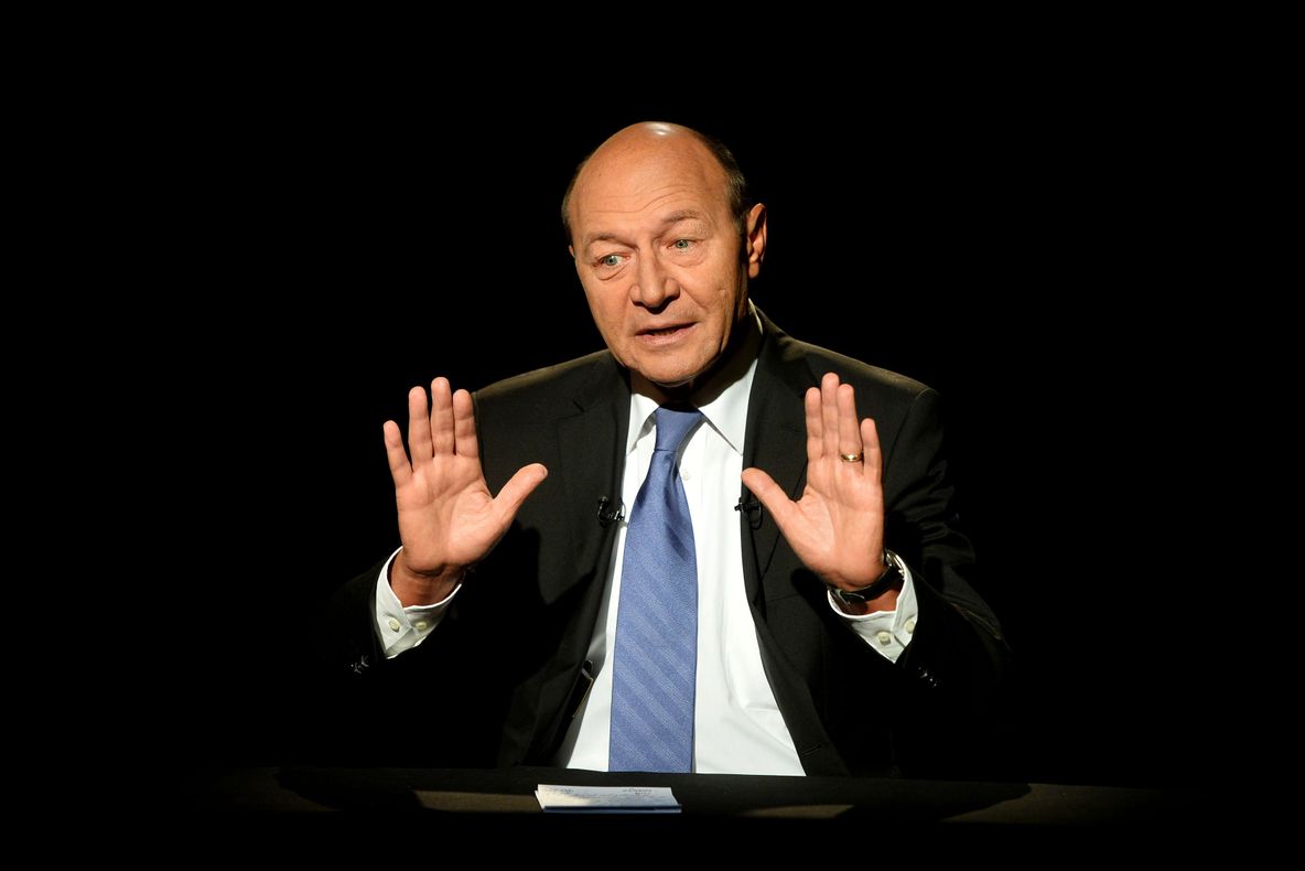 FMI la Bucureşti. BĂSESCU NU VA SEMNA ACORDUL cu FMI: "Nu susţin acciza pe carburanţi"