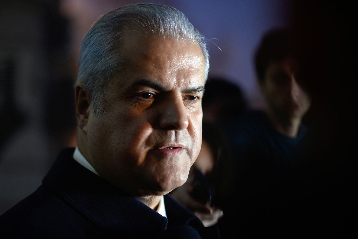 Adrian Năstase, EXCLUS DIN BAROU pe temeiul "NEDEMNITĂŢII PROFESIONALE"