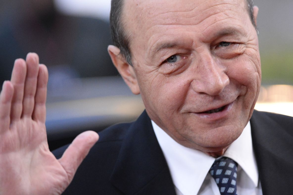 CADOURILE LUI BĂSESCU. Ce CADOURI a primit preşedintele în 2013, CE A PĂSTRAT