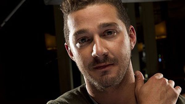 Actorul Shia LaBeouf a lovit un bărbat într-un bar