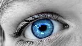 O tânără a rămas FĂRĂ VEDERE, după ce a ŢINUT NEAPARAT SĂ SCHIMBE CEVA la aspectul ei fizic