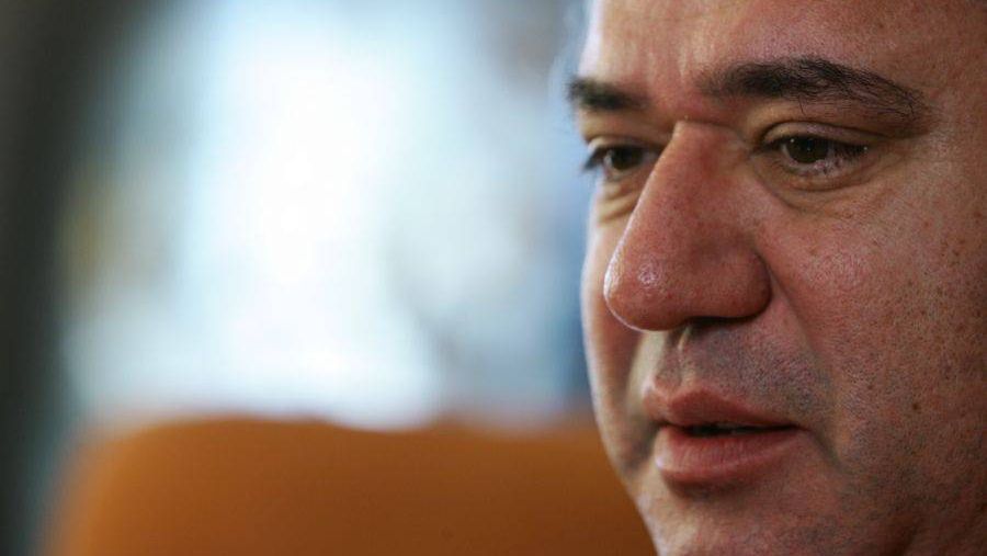 ADRIAN IOVAN A MURIT. Trupul neînsufleţit al pilotului Adrian Iovan, ridicat de la SML Alba 