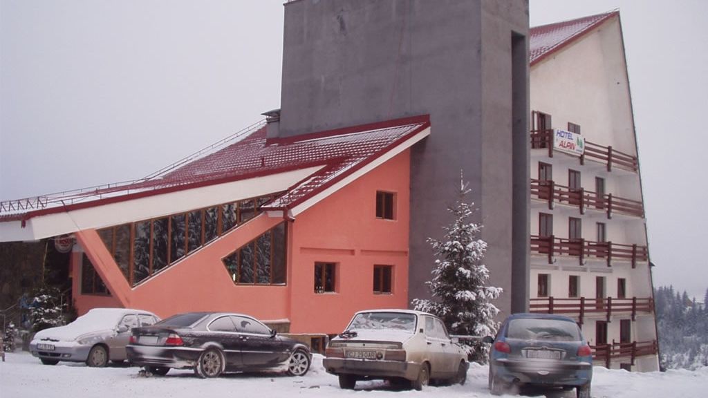 Hotelurile şi restaurantele de la munte pierd peste 1 milion de euro pe zi pentru că nu ninge