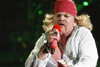 Axl Rose, unul dintre fondatorii Guns N' Roses, este noul solist al grupului rock AC/DC 