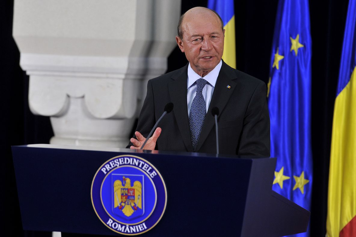 Băsescu: ZIUA HOLOCAUSTULUI dă posibilitatea de a ne gândi la greşelile comise împotriva semenilor