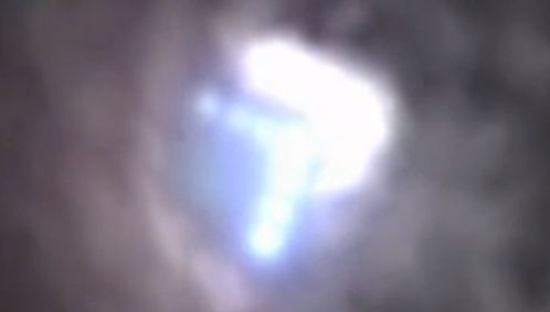 Controversă pe internet: O bază extraterestră, fotografiată de Google pe Lună