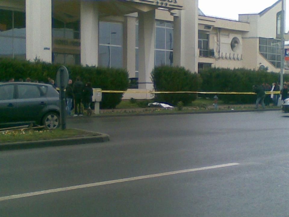 IMAGINI ŞOCANTE cu britanicul care s-a aruncat de la etajul unui hotel din Baia Mare