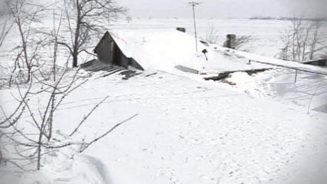 Situaţie dramatică la Buzău, unde oamenii stau cu MORTUL ÎN CASĂ de mai bine de o săptămână