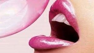 Cum sa iti faci corect conturul la buze, ca sa nu arati ca o pitipoanca