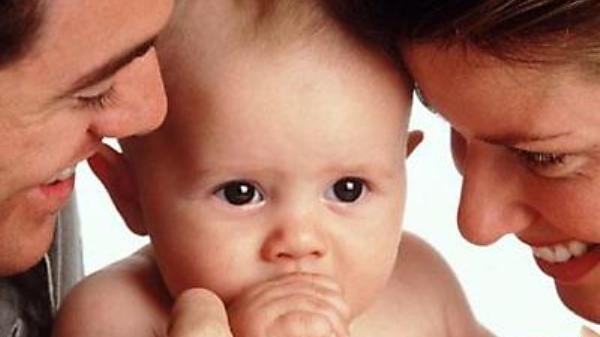 Cum poţi creşte un copil fericit, pentru ca el să devină un adult de succes