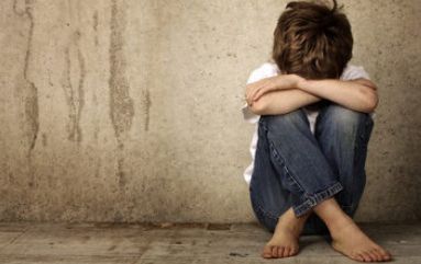 HOŢI la 10 ani. Trei copii, cercetaţi după ce au furat din CUTIA MILEI 