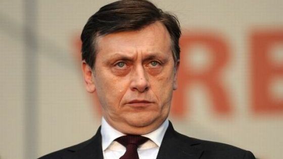 Antonescu: Modificarea Codului penal în cazul libertăţii de exprimare o vom aborda urgent