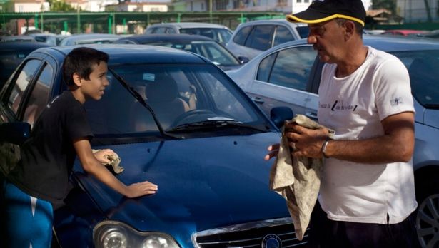 În Cuba au început să se vândă mașini noi, însă nimeni nu-și permite să cumpere una