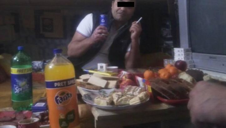 Anchetă la Colibaşi după ce deţinuţii au postat pe Facebook fotografii de la masa de Revelion