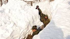 MApN: 450 de militari participă la acţiuni de deszăpezire şi ajutorare a populaţiei