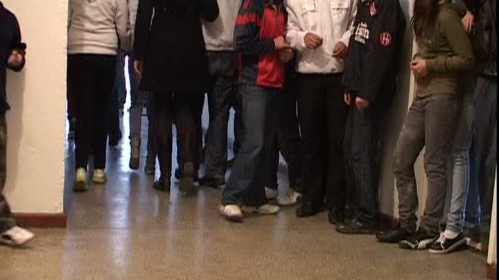 Ce riscă eleva care a înregistrat-o pe dirigintă în timp ce le cerea bani colegilor ei