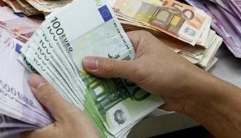 Casetă în care s-ar fi aflat 200.000 de euro, furată din depozitul unei firme de mobilă din Lugoj