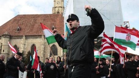 REACŢII DURE după ce un român a fost bătut pentru că nu vorbea limba maghiară