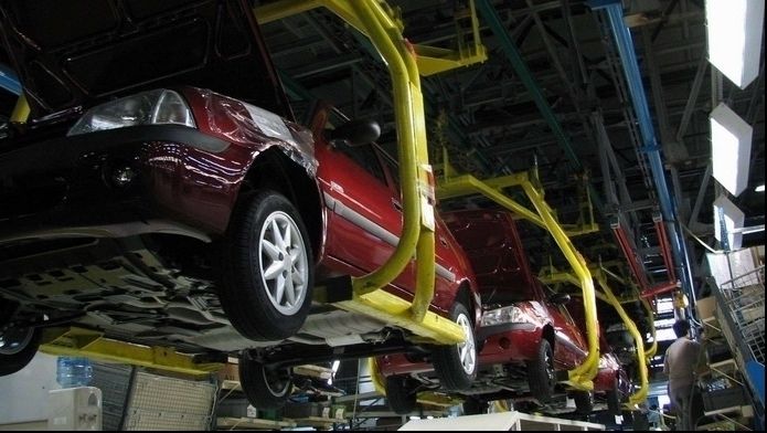 O companie care face piese pentru Mercedes, Audi și Porsche oferă peste 100 de joburi în Brașov