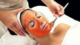 Masca de față cu vin roșu te face să arați mai tânără cu 5 ani