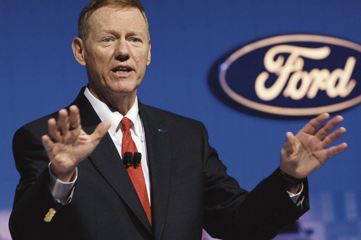 FORD îşi recompensează angajaţii cu cea mai mare primă din istorie. VEZI MOTIVUL