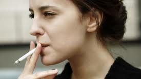 Ţara care vrea să interzică fumatul în spaţiile publice închise