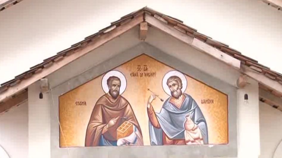 O femeie a fost prinsă furând chiar în ALTARUL BISERICII