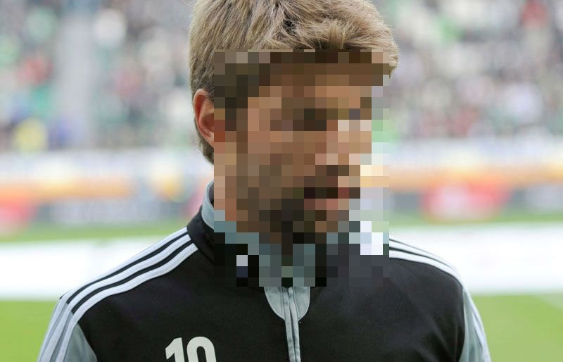 BOMBĂ! Un celebru fotbalist a recunoscut că este HOMOSEXUAL