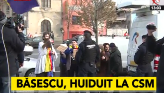 Traian Băsescu a fost huiduit la CSM
