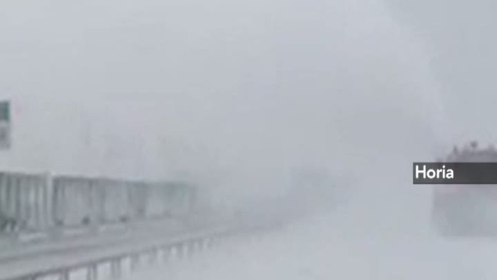 Ping-pong cu zăpada, pe autostrada Bucureşti - Constanţa 