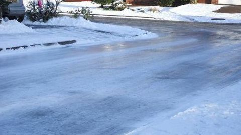 NOWCASTING. Precipitații mixte și polei 