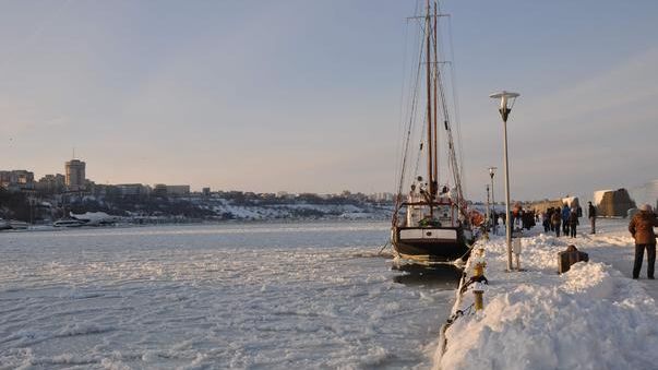 Toate porturile din Constanța au fost închise din cauza vântului puternic