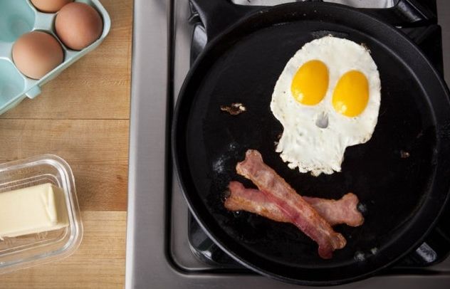 Alimentele care TE POT ÎMBOLNĂVI. De câte ori pe zi le consumi?