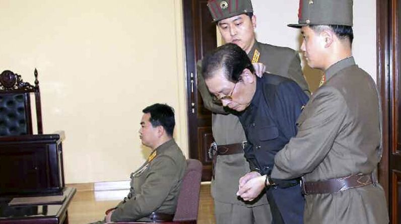 CRUZIME fără margini în Coreea de Nord: unchiul dictatorului, SFÂŞIAT de 120 de câini înfometaţi