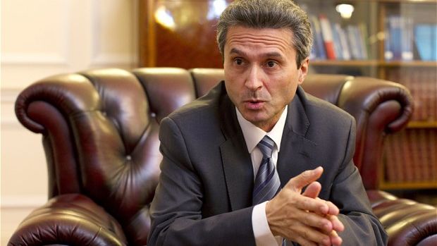 Jinga: Românii din Marea Britanie nu abuzează de sistemul de ajutoare sociale, ci contribuie la el 