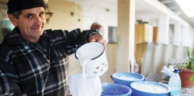 SCUMPIRI 2014. Laptele şi brânzeturile din pieţe se vor scumpi cu 20% din februarie