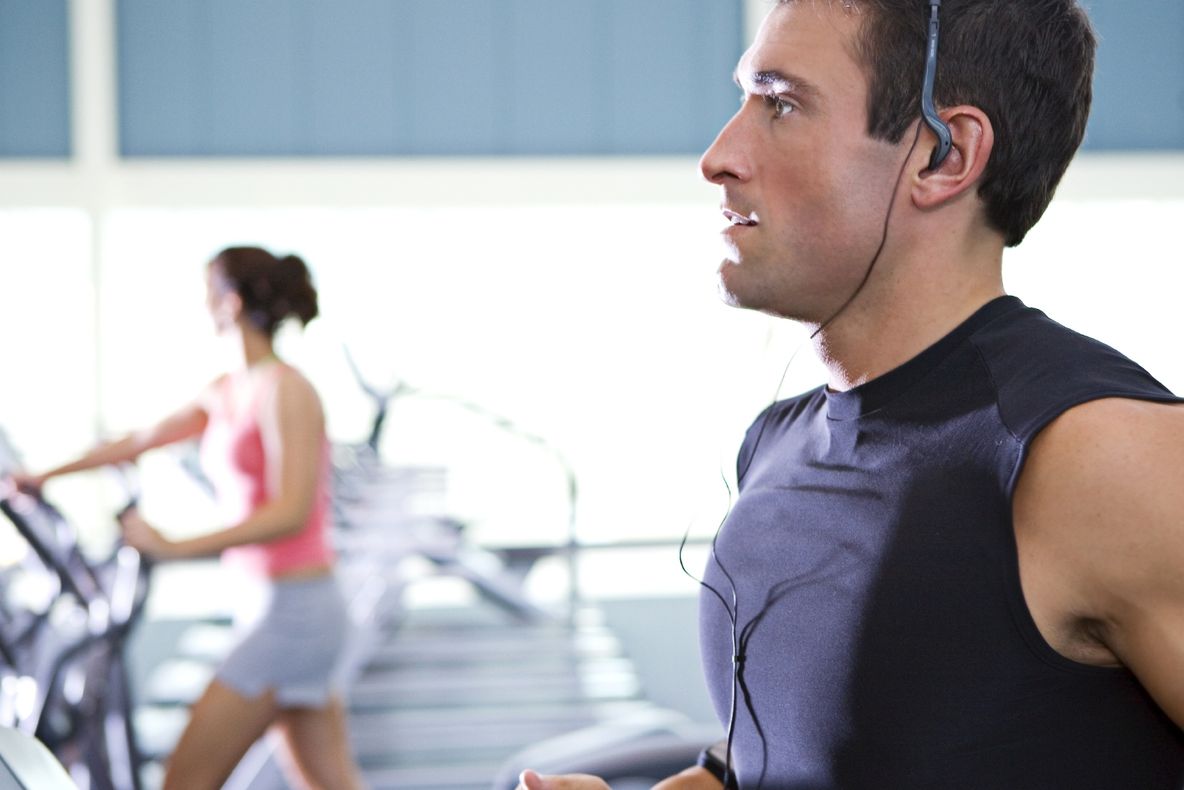 Doar 3 MINUTE de exerciții fizice pe săptămână îți pot îmbunătăți sănătatea, susține un medic